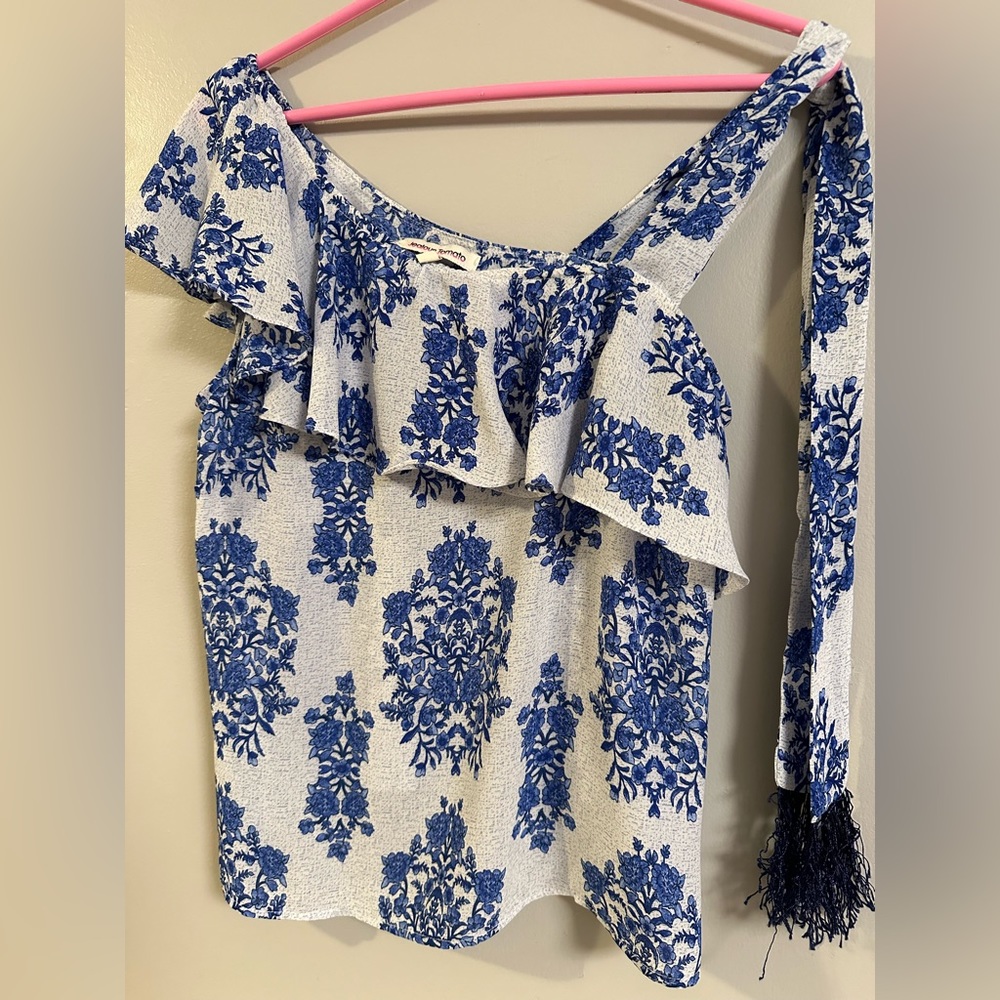 Floral blouse top